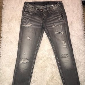 Gray distressed denim skinny jeans•Silver Jean Co.